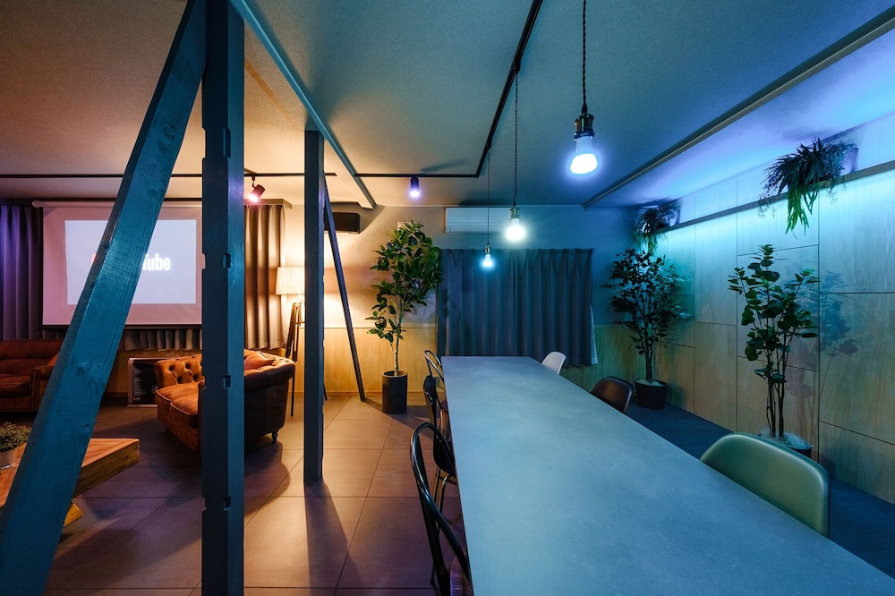 ラグジュアリー ヴィラ リビング エリア21 | The Landmark