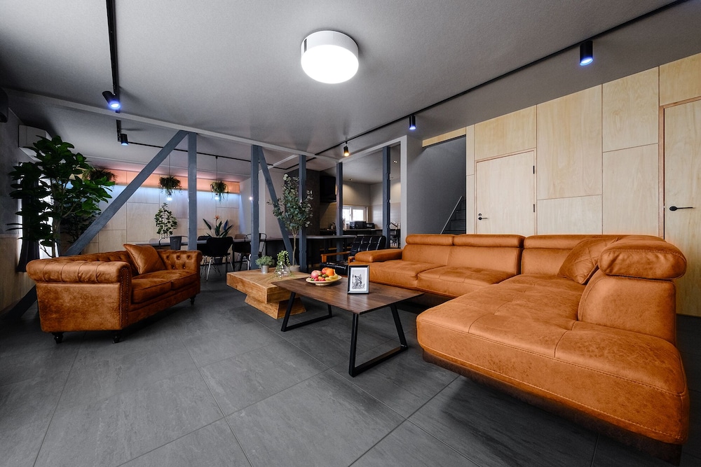 ラグジュアリー ヴィラ リビング エリア2 | The Landmark