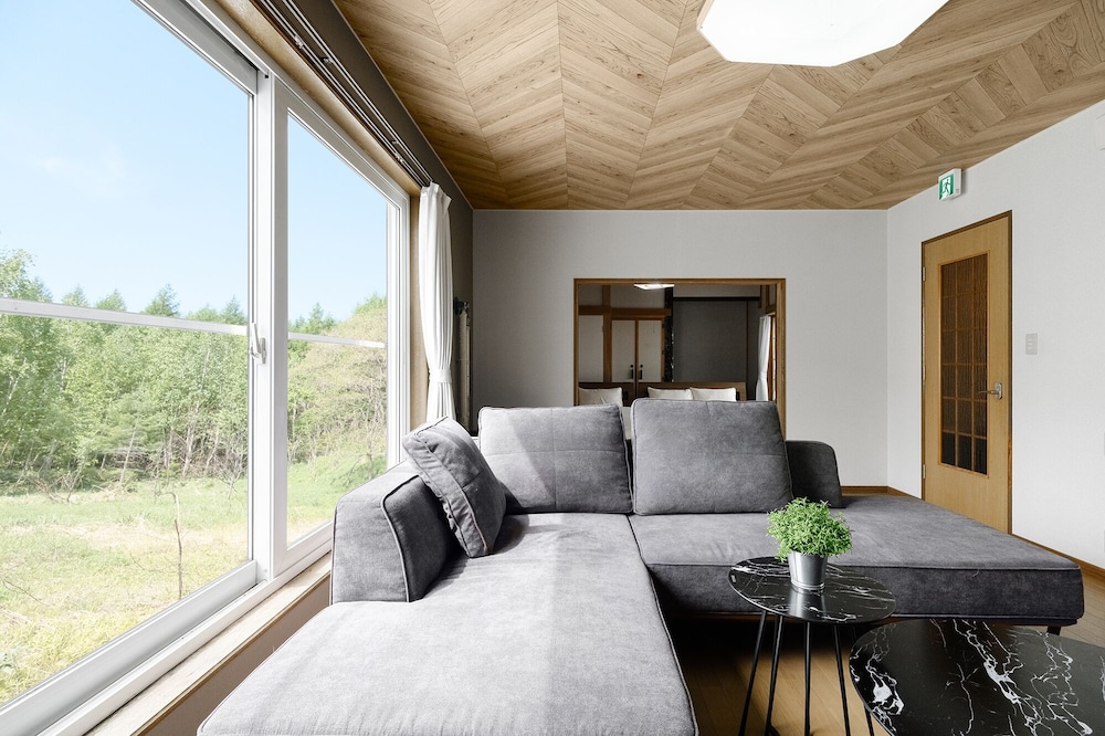 ファミリー ヴィラ リビング エリア8 | Landmark Annex