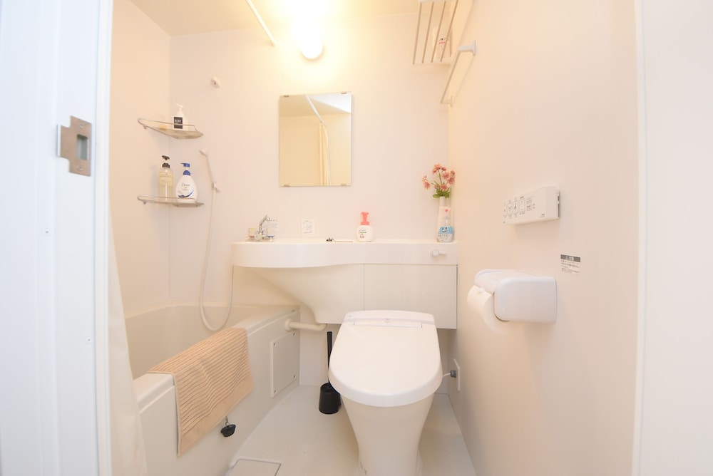 コンフォート アパートメント 202 禁煙 バスルーム0 | コンフィーステイ MR2