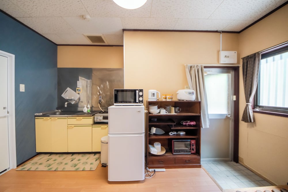 コンフォート アパートメント 102 禁煙 専用キッチン1 | コンフィーステイ MR2