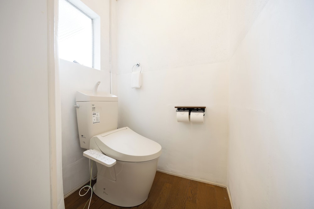 コンフォート アパートメント 203 禁煙 バスルーム1 | コンフィーステイ MR2