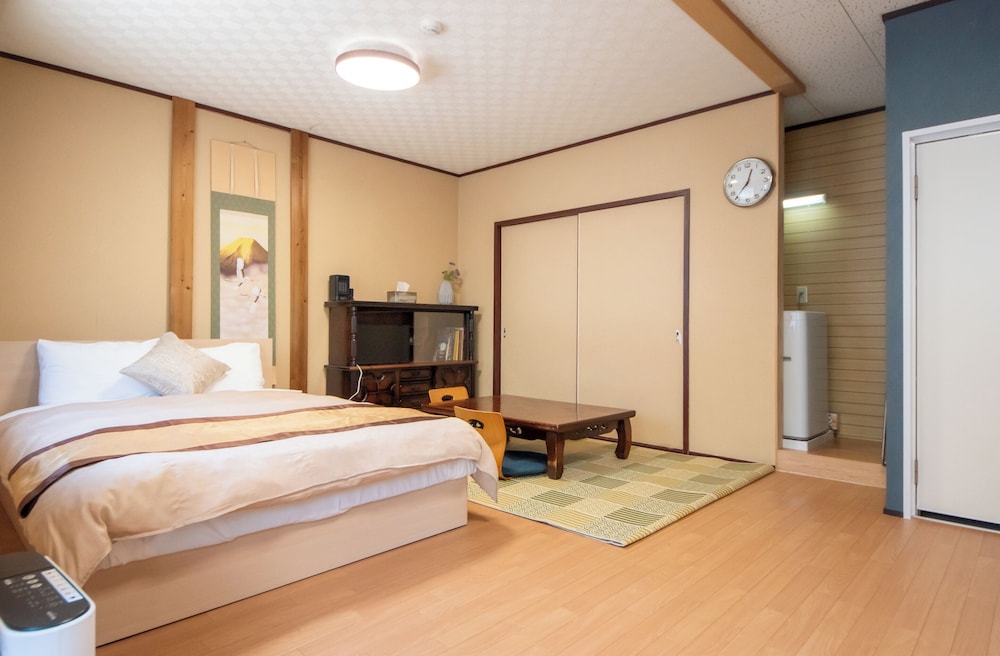 コンフォート アパートメント 102 禁煙 客室3 | コンフィーステイ MR2