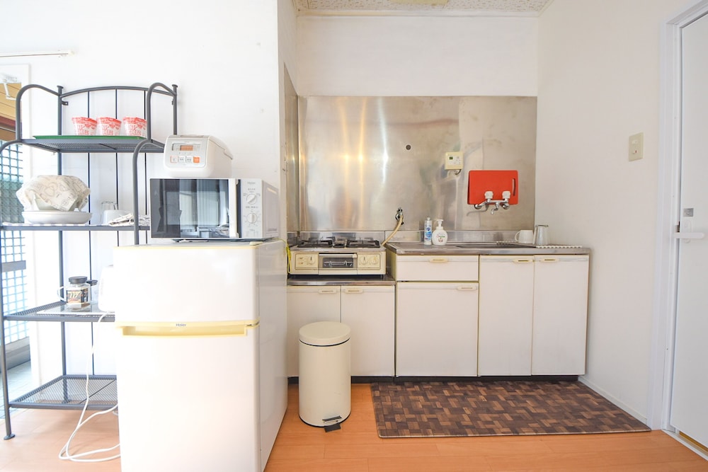 コンフォート アパートメント 101 禁煙 専用キッチン2 | コンフィーステイ MR2