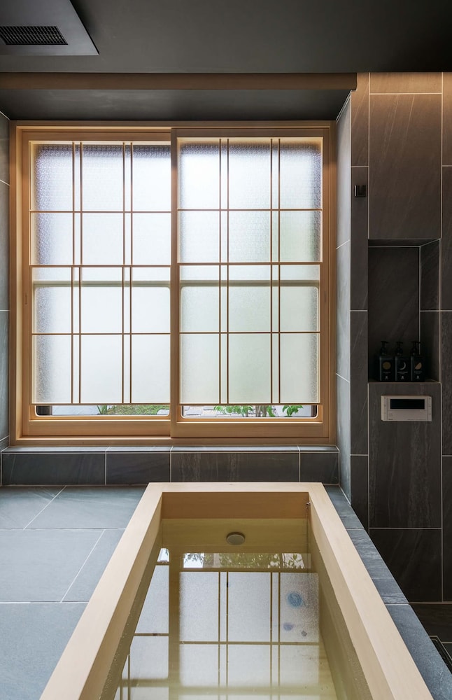 トラディショナル ハウス バスルーム1 | 町家レジデンスイン金沢竪町 かなた
