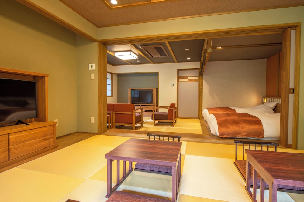 天然温泉客室風呂付和洋室(滞在時間16時~12時/夕食20:00~) 禁煙 客室3 | 塩の湯温泉 蓮月