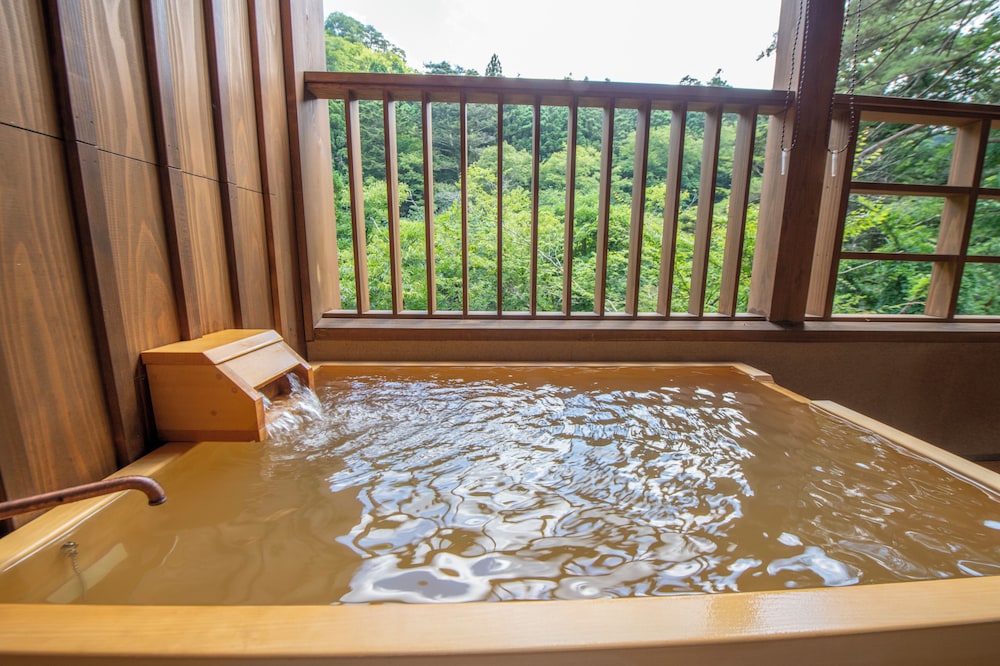 (本館)お部屋タイプおまかせ(滞在時間15時~11時) 禁煙 バスルーム1 | 塩の湯温泉 蓮月