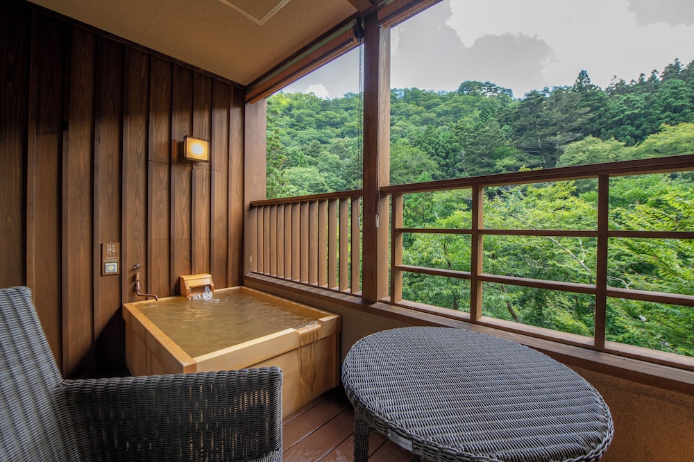 (本館)お部屋タイプおまかせ(滞在時間15時~11時) 禁煙 部屋からの景観0 | 塩の湯温泉 蓮月