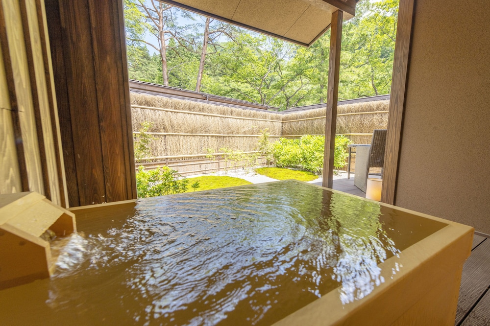 ロイヤル ルーム バスルーム0 | 塩の湯温泉 蓮月