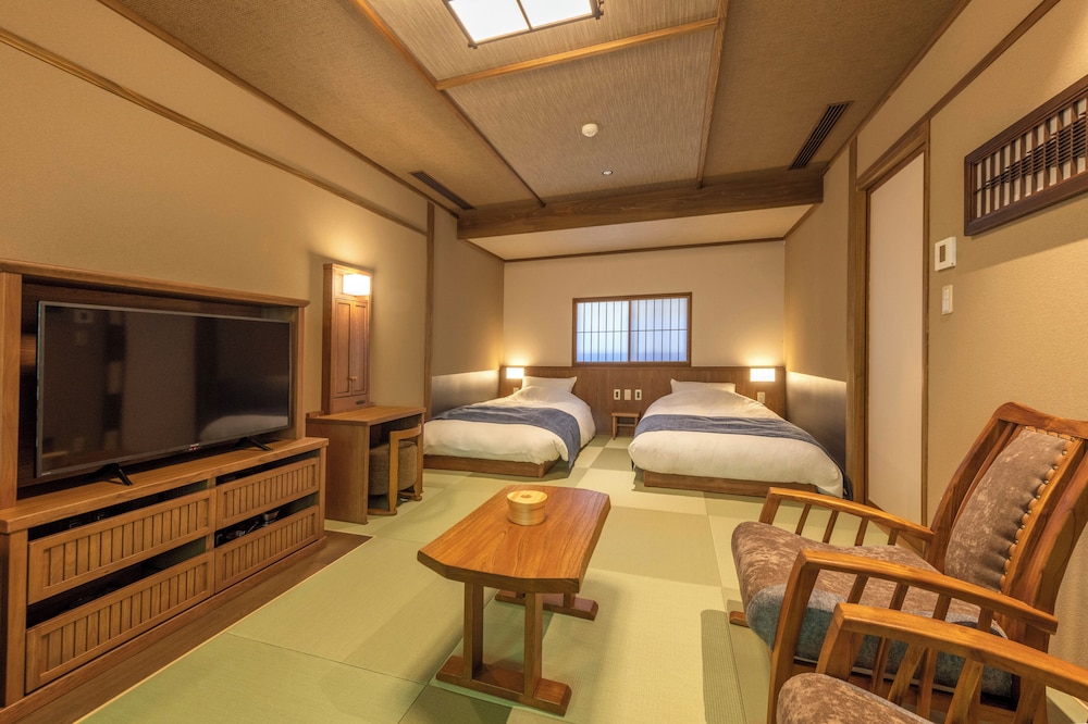 (離れ)天然温泉風呂付ツイン(滞在時間15時~11時/夕食17:30or20:00) 禁煙 客室1 | 塩の湯温泉 蓮月