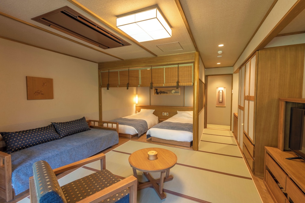 天然温泉露天風呂付デラックスツイン(滞在時間16時~12時/夕食20:00~) 禁煙 客室2 | 塩の湯温泉 蓮月