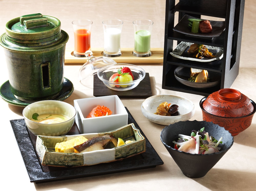 [東館]温泉露天風呂付ジュニアスイート 山側 禁煙 朝食0 | 洞爺湖 鶴雅リゾート 洸の謌