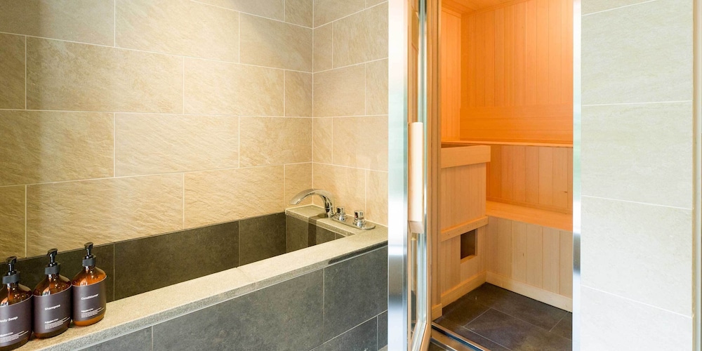 [ペット不可] B棟 12名定員 禁煙 バスルーム4 | Rakuten STAY VILLA 鴨川