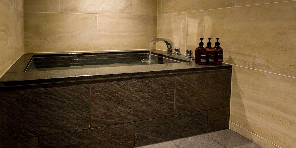 [ペット不可] C棟 10名定員 禁煙 バスルーム2 | Rakuten STAY VILLA 鴨川