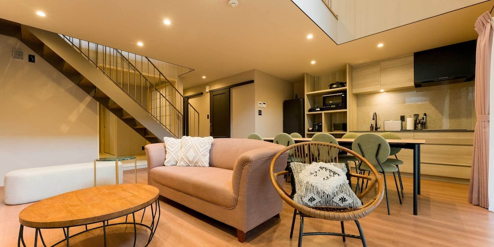 [ペット同室可] D棟 10名定員 禁煙 リビング エリア3 | Rakuten STAY VILLA 鴨川