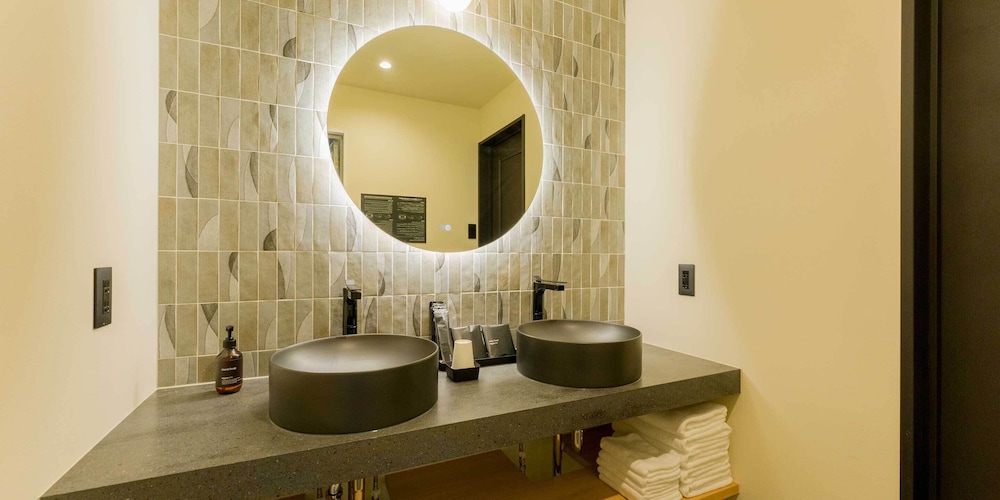 [ペット不可] B棟 12名定員 禁煙 バスルーム2 | Rakuten STAY VILLA 鴨川