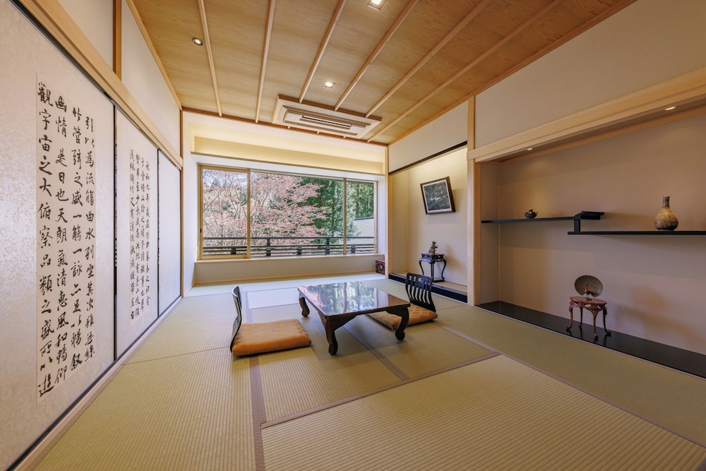 デラックス ルーム (Orchid) 禁煙 | 高野山真田坊蓮華定院