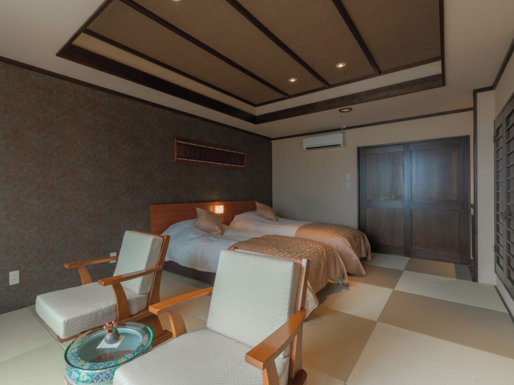 [河津浜一望 レトロモダン角部屋 ~御蔵~] 温泉掛流し露天風呂 客室5 | 磯あるきの湯宿 潮雲