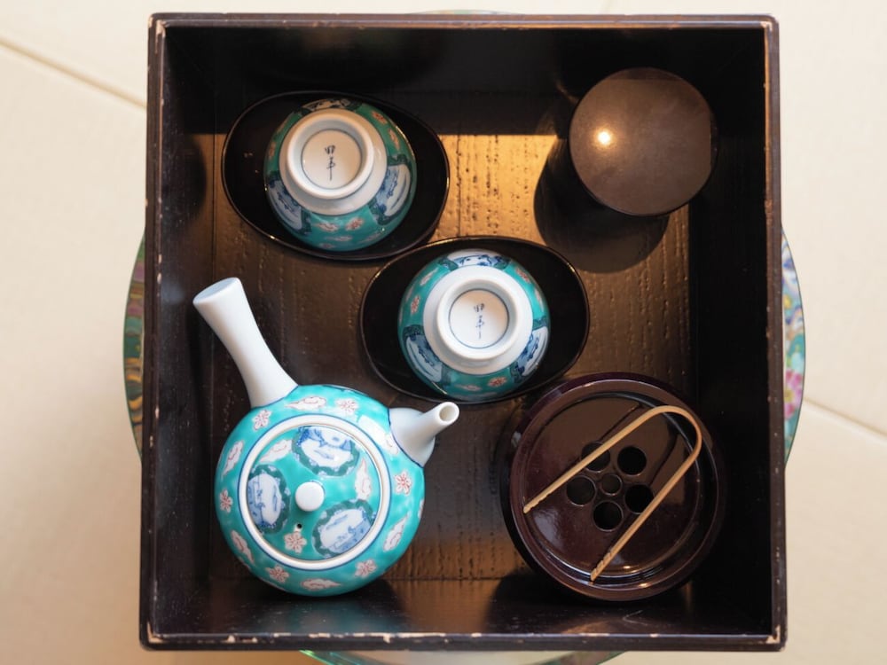 [河津浜一望 レトロモダン客室] 温泉掛流し露天風呂 客室の設備とサービス10 | 磯あるきの湯宿 潮雲