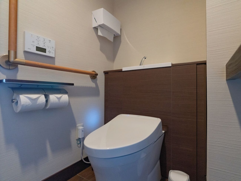 [河津浜一望 レトロモダン客室] 温泉掛流し露天風呂 客室の設備とサービス8 | 磯あるきの湯宿 潮雲