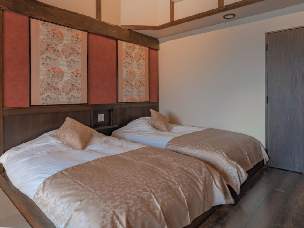 [河津浜一望 レトロモダン客室] 温泉掛流し露天風呂 客室2 | 磯あるきの湯宿 潮雲