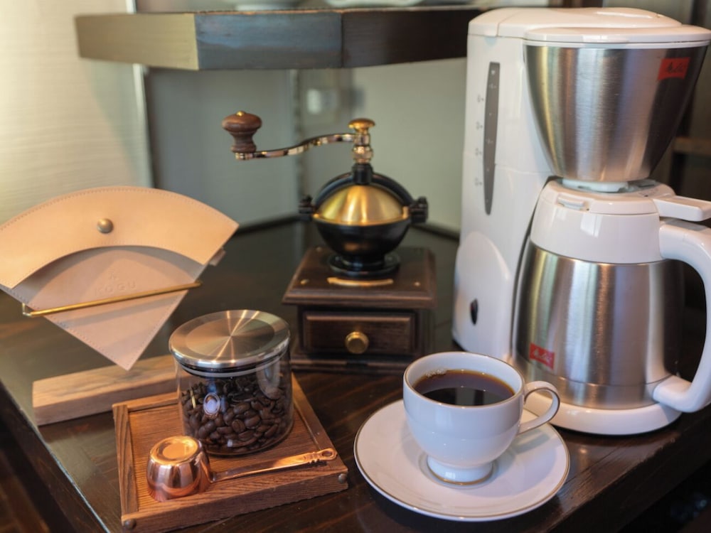 [河津浜一望 レトロモダン客室] 温泉掛流し露天風呂 客室の設備とサービス2 | 磯あるきの湯宿 潮雲