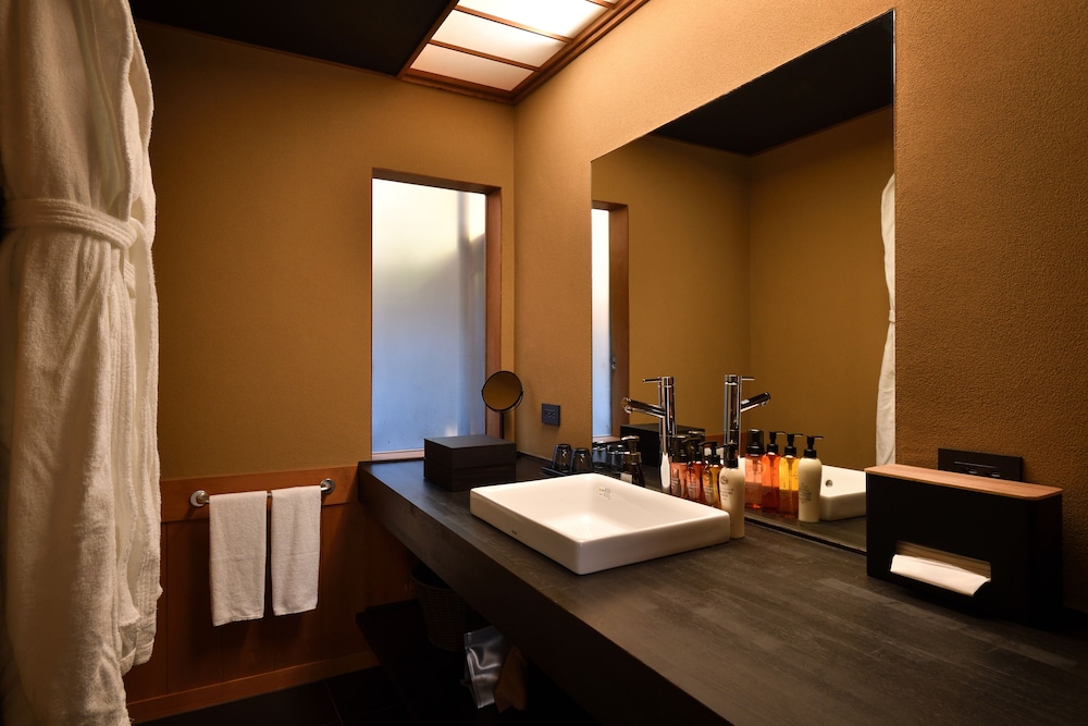 半露天風呂付和室【宇治】禁煙 バスルーム1 | 修善寺 離れ宿 鬼の栖