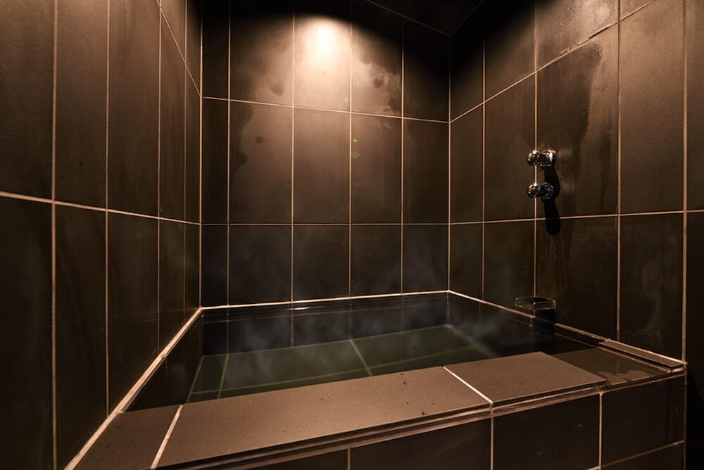 プレミアム スイート コートヤード バスルーム1 | 修善寺 離れ宿 鬼の栖