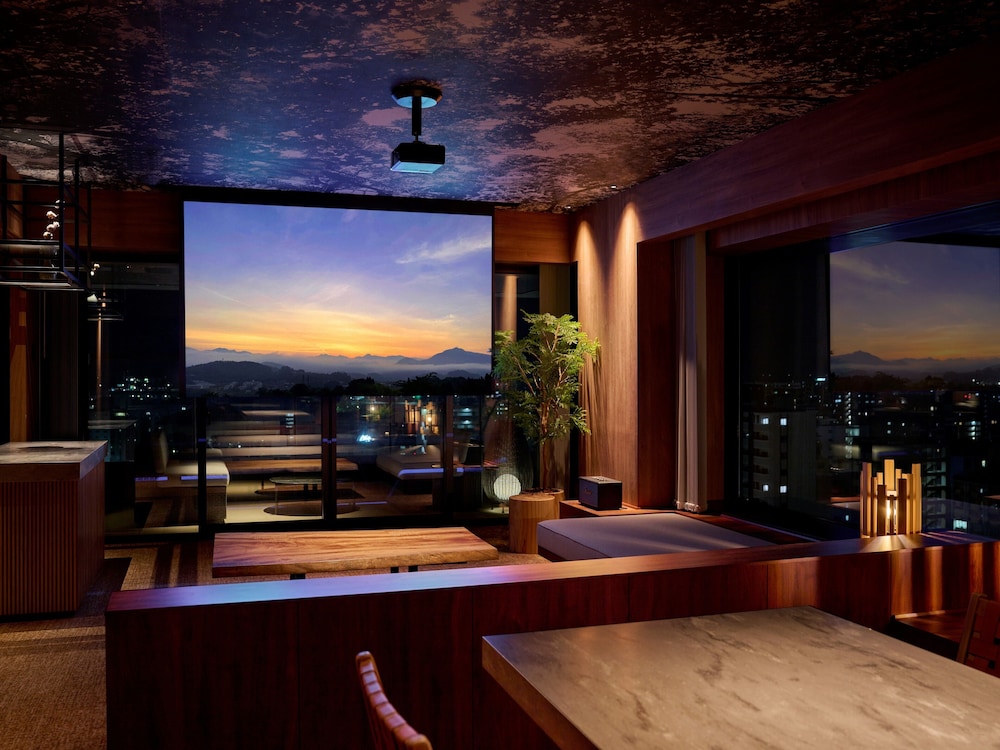 ＜スカイフロア＞バルコニースイート・キング【禁煙】 客室1 | ザ ロイヤルパーク キャンバス 福岡中洲