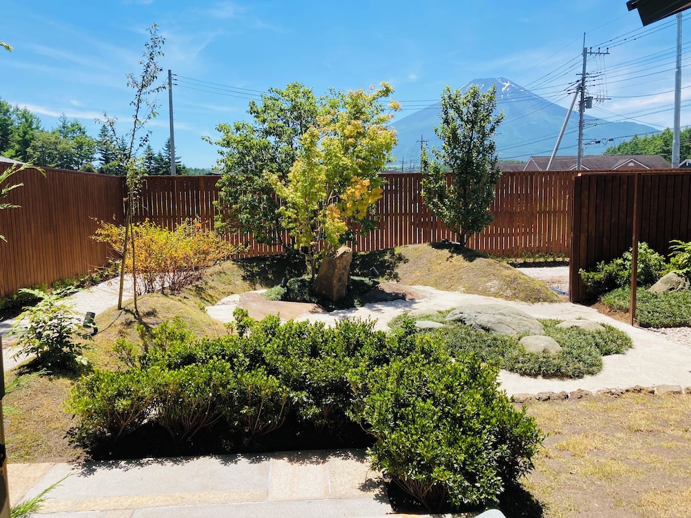 ロマンティック アパートメント バルコニー マウンテンビュー 客室4 | 八海木花館