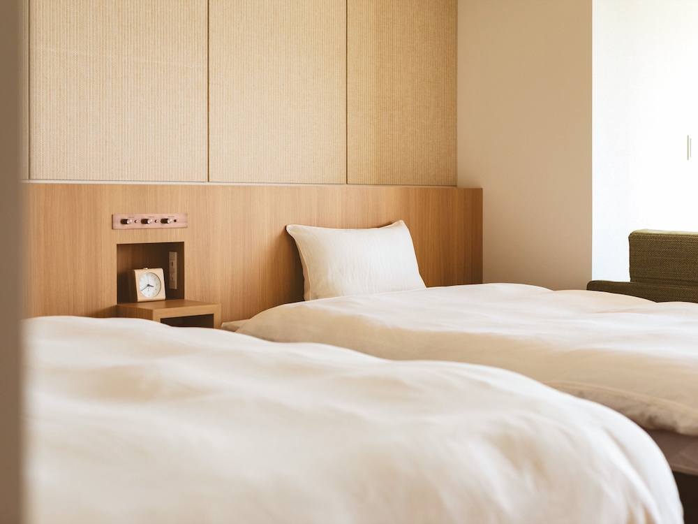 デラックス洋室 禁煙 / 50平米 (専用バスルーム - バリアフリー仕様) 客室1 | 江田島荘