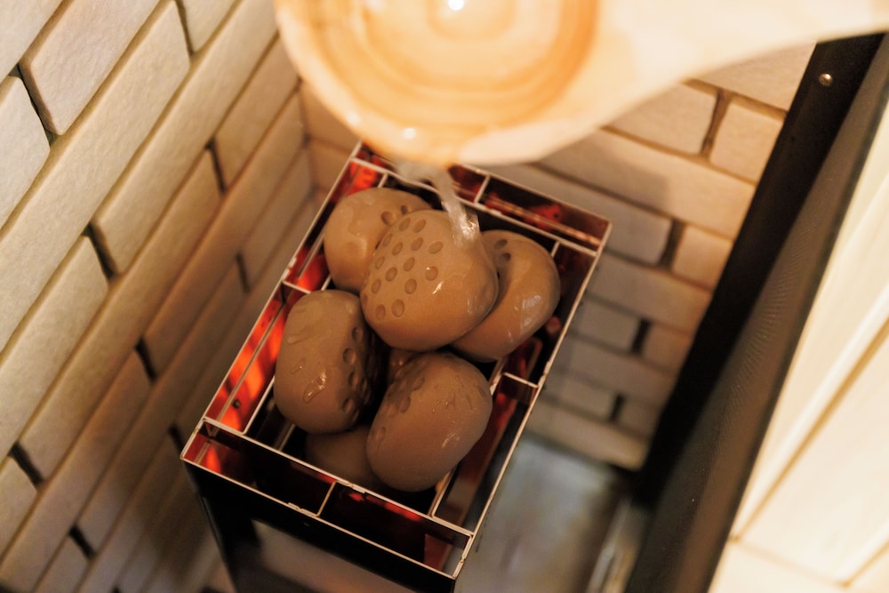 デラックス 4 人部屋 サウナ 客室6 | 祇園エリートテラス