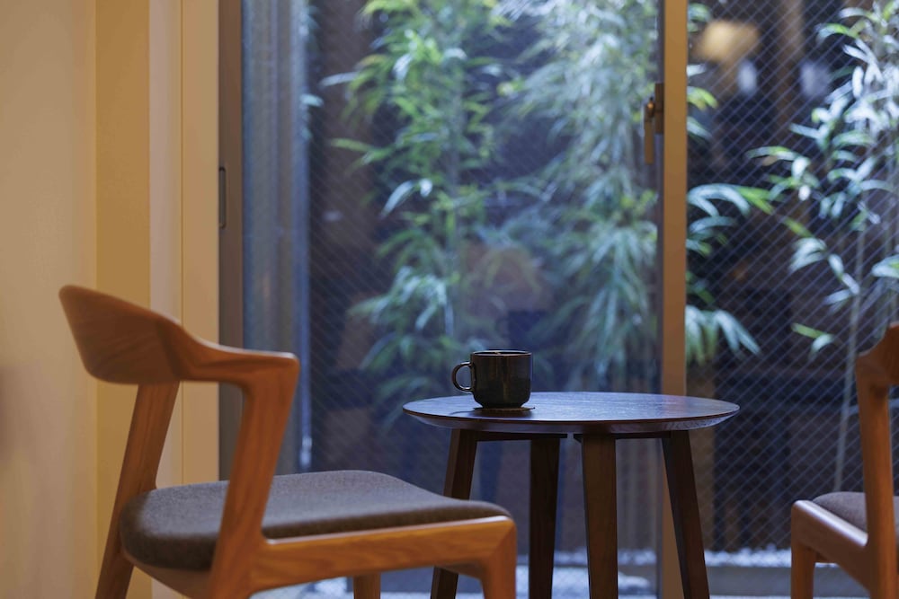 スーペリア 4 人部屋 サウナ ガーデン ビュー0 | 祇園エリートテラス