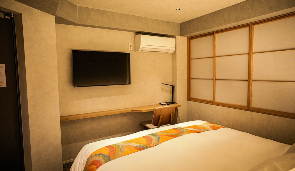 ベーシック ダブルまたはツインルーム (1st Floor) 客室3 | ホテル ミル京都 祇園