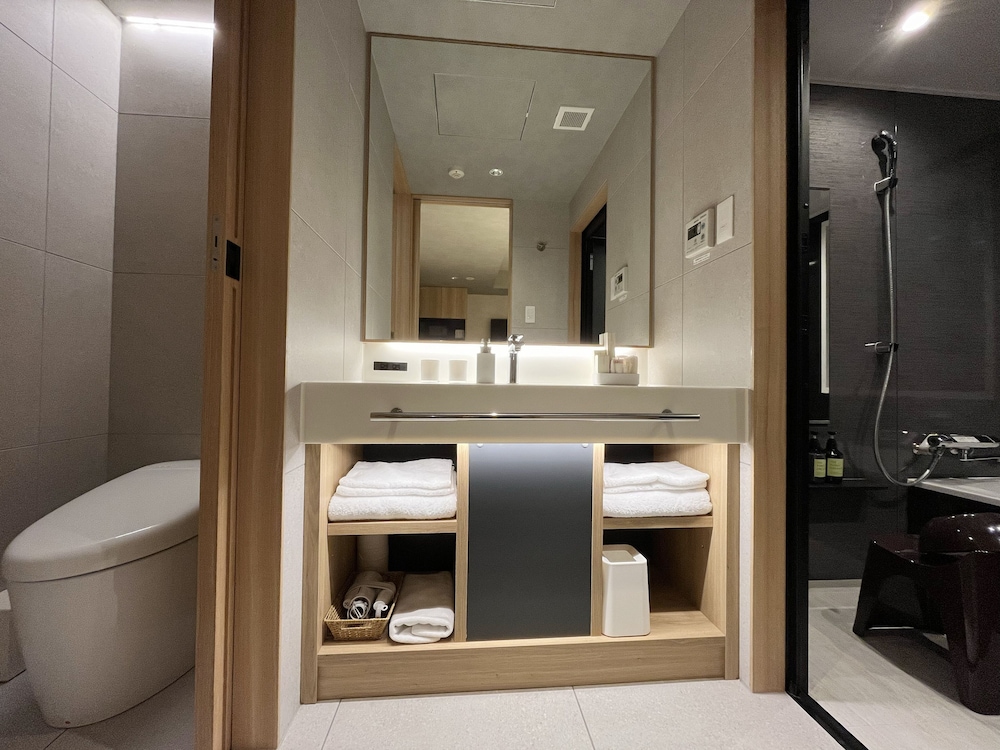 スタンダードルーム キングベッド 1 台 (1st Floor) バスルーム5 | ホテル ミル京都 祇園