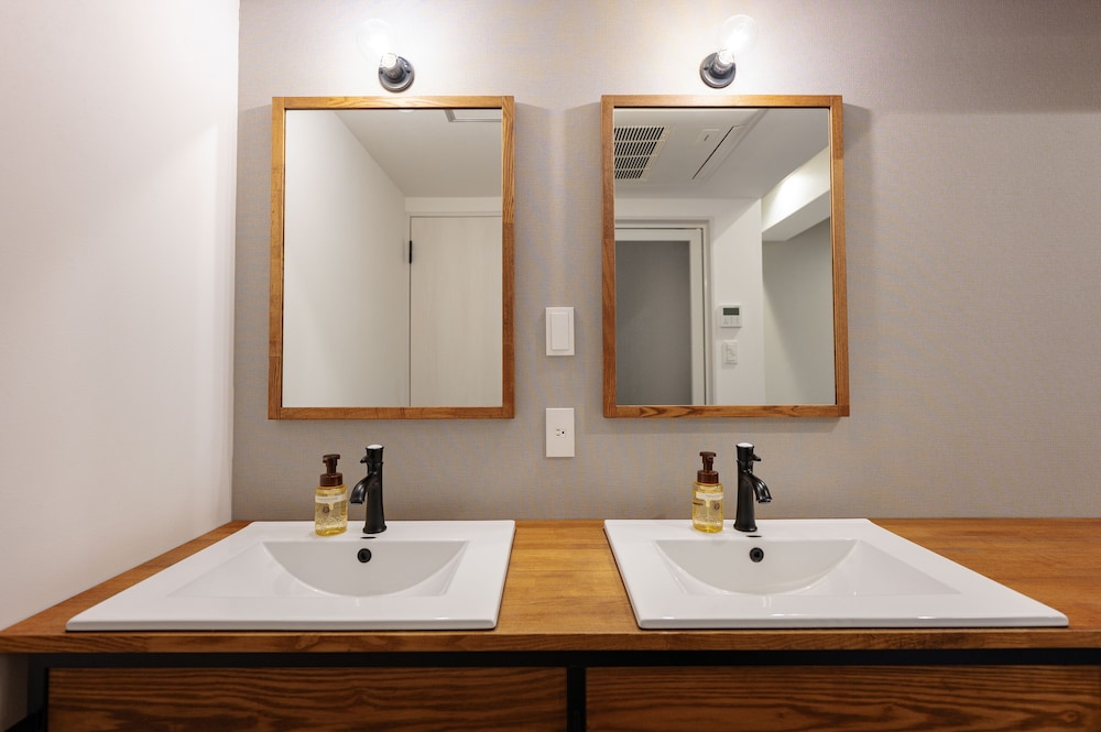 デラックス 4 人部屋 バスルーム2 | OTHER SPACE Asakusa