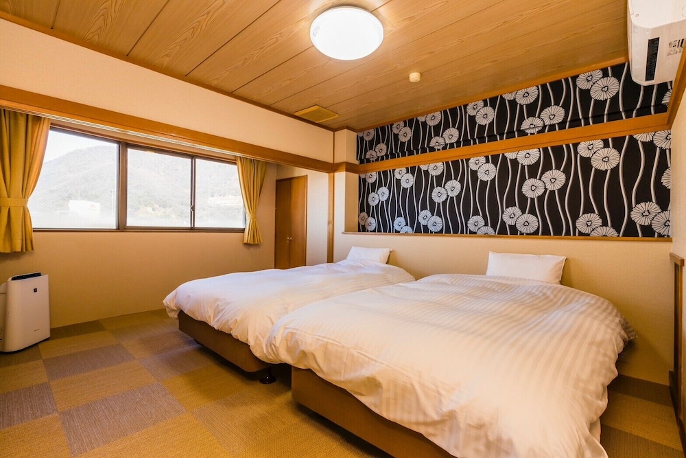 クラシック 4 人部屋 禁煙 | ホテル古柏園