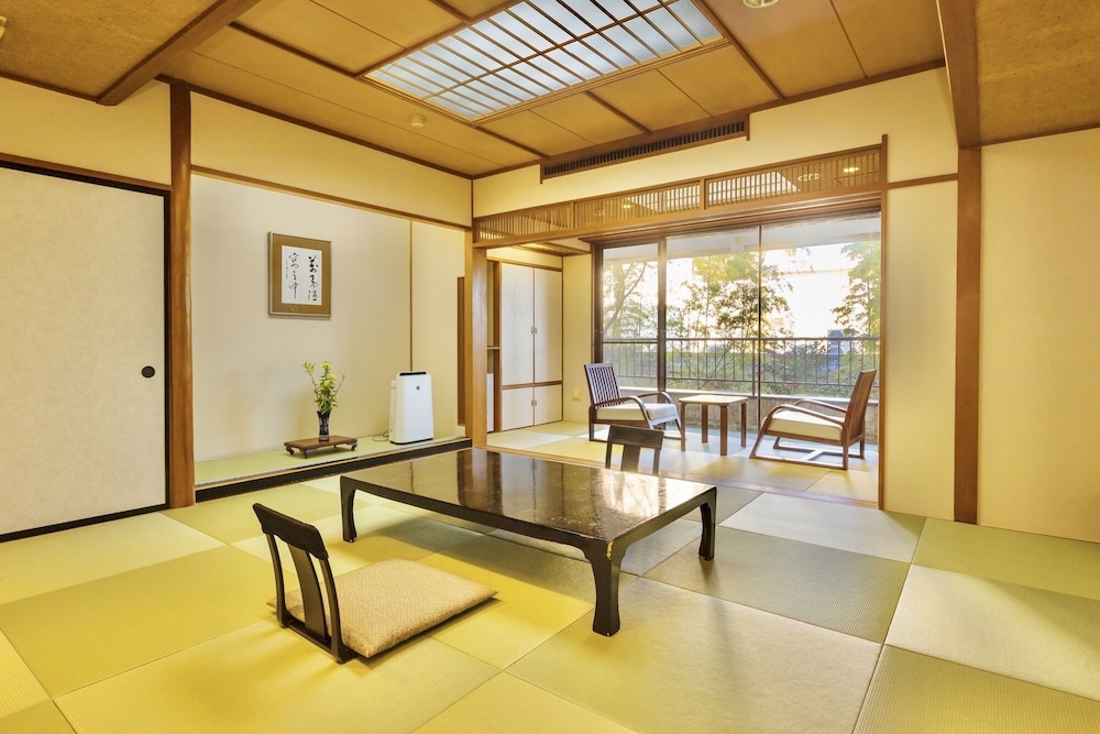 コンフォート 4 人部屋 禁煙 | ホテル古柏園
