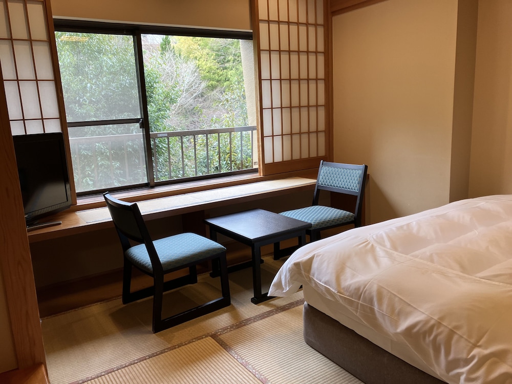 和室ベッド10畳 (ツイン) 禁煙 部屋からの景観0 | 湯峡の響き 優彩