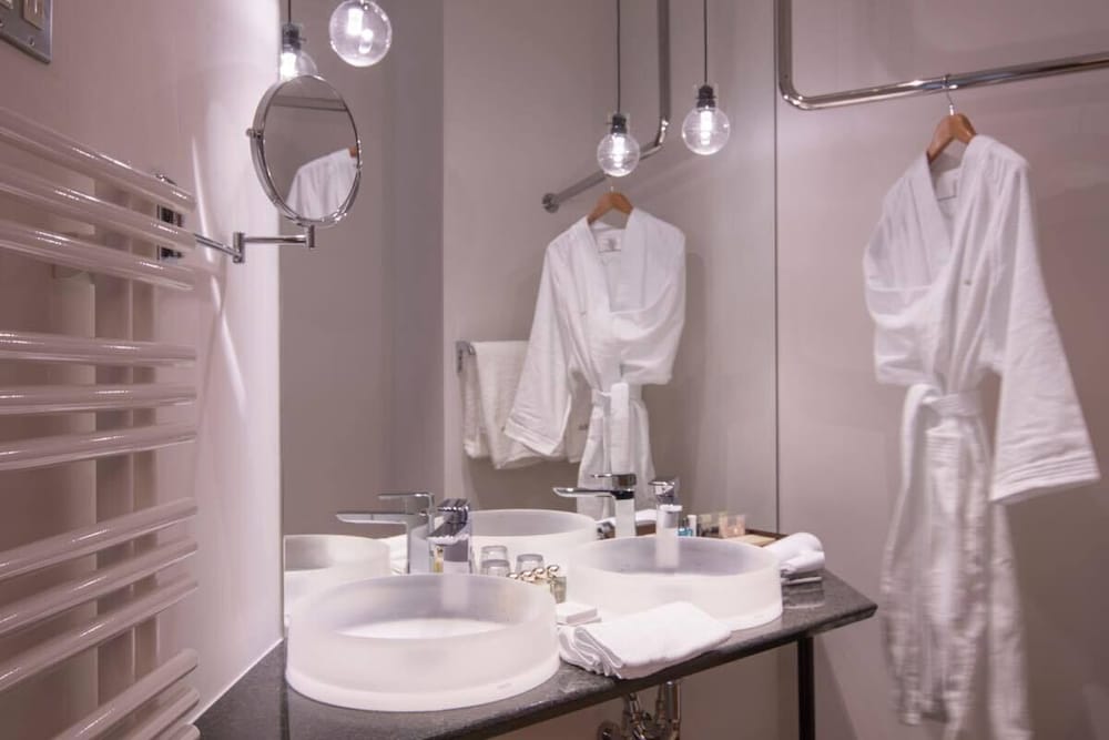 コンフォート スタジオスイート 1 ベッドルーム 禁煙 バスルーム1 | 日光西町倶楽部 あらとうと