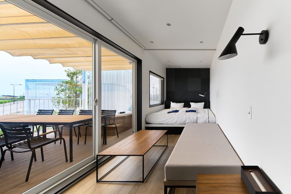 スイート オーシャンビュー 客室1 | WHARF&CO.