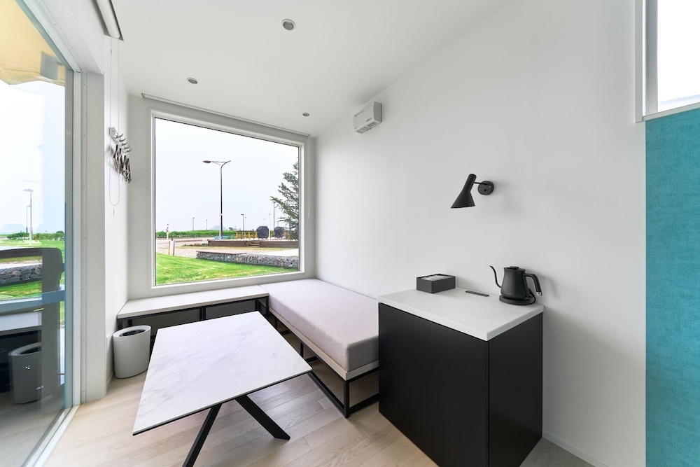 スタンダード ルーム オーシャンビュー 客室3 | WHARF&CO.