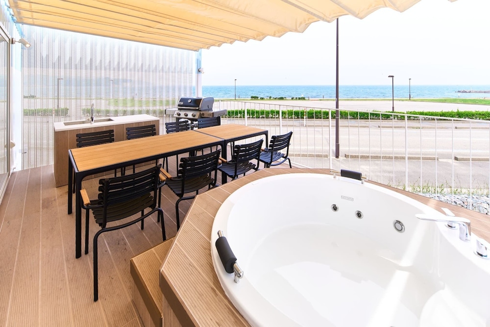 スイート オーシャンビュー 客室3 | WHARF&CO.