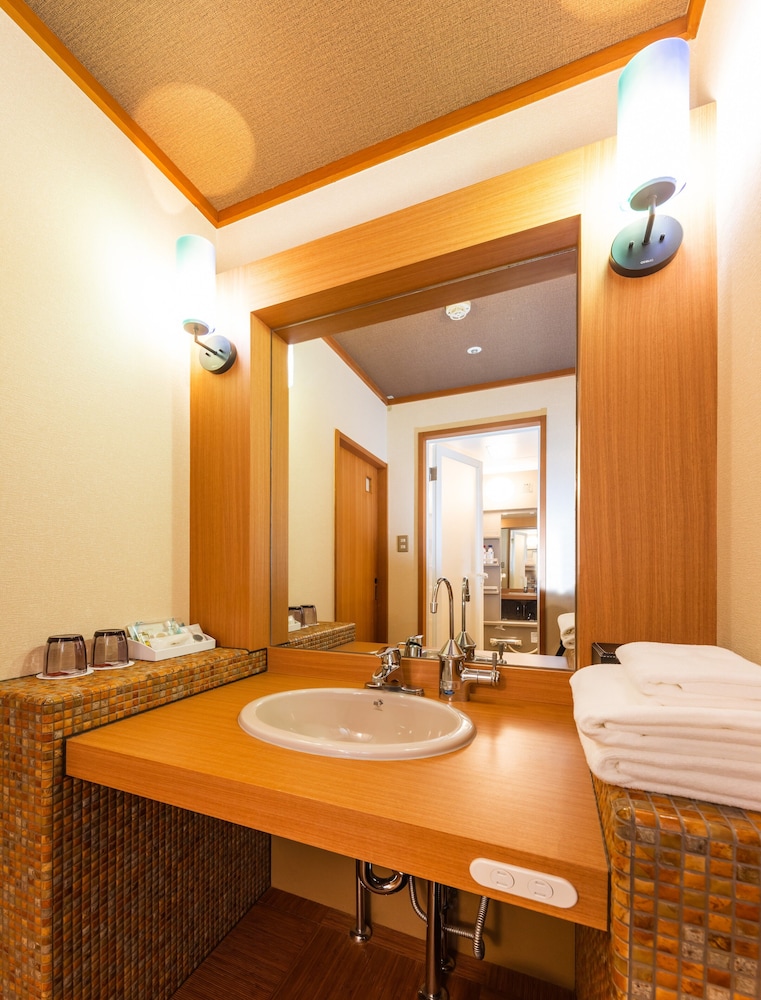 次の間和室 禁煙 バスルーム1 | 銚子グランドホテル