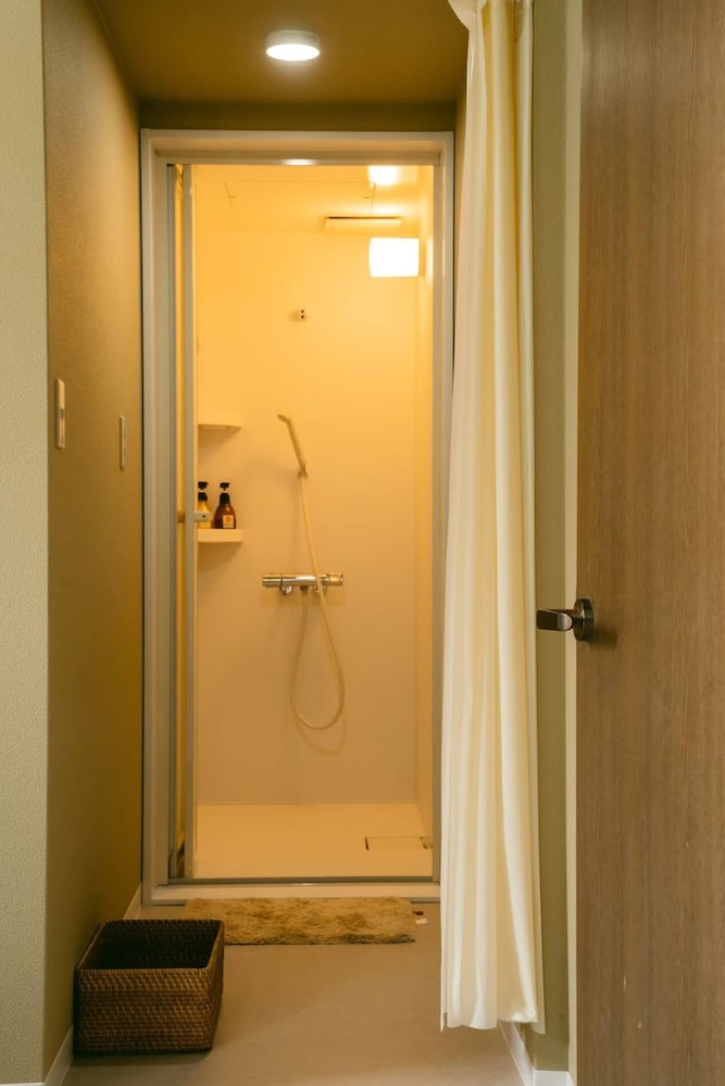 和室 6畳 禁煙(2名宿泊時は布団追加) バスルーム0 | TESHIKAGA HOSTEL MISATO