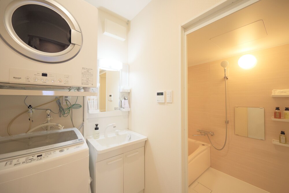 ツインルーム302 バスルーム0 | Crice hotel 石垣島