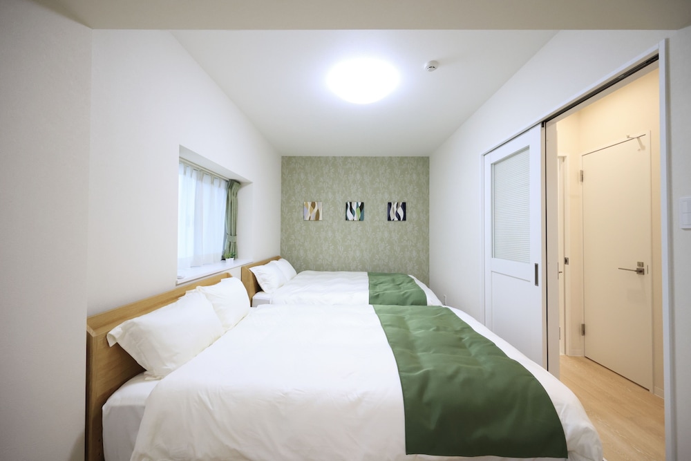 ツインルーム202 客室1 | Crice hotel 石垣島