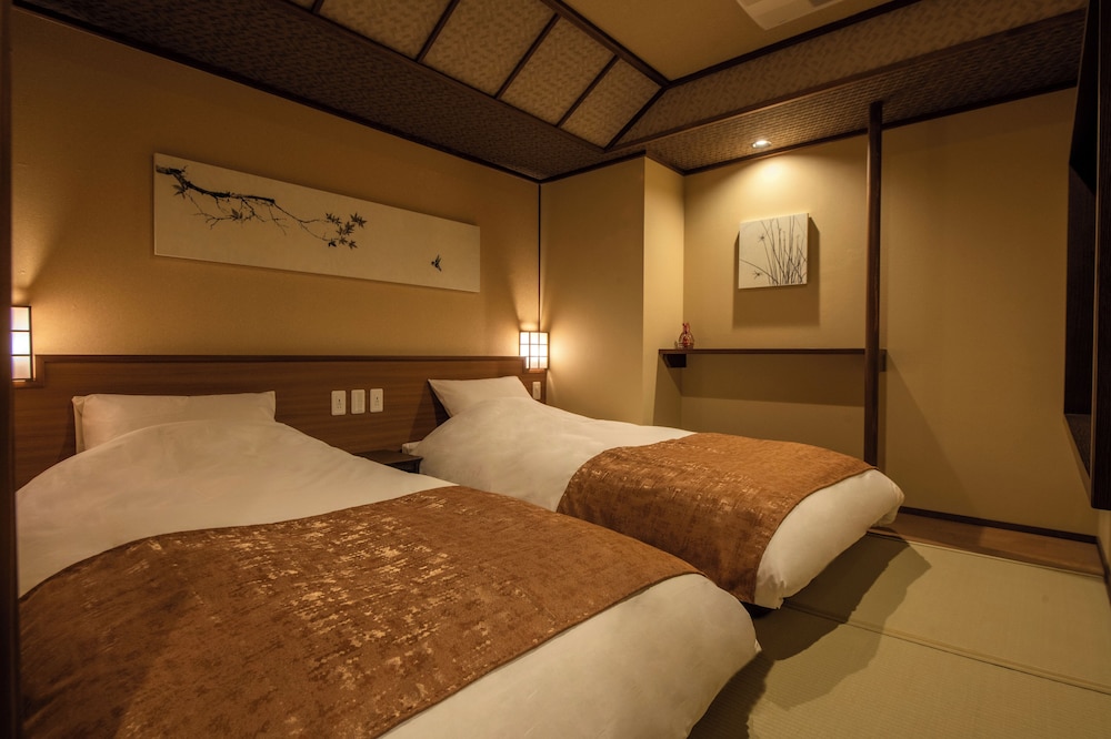 トリプル 42平米 禁煙 / 渓谷側 / 天然温泉客室風呂付き 客室2 | 定山渓 ゆらく草庵