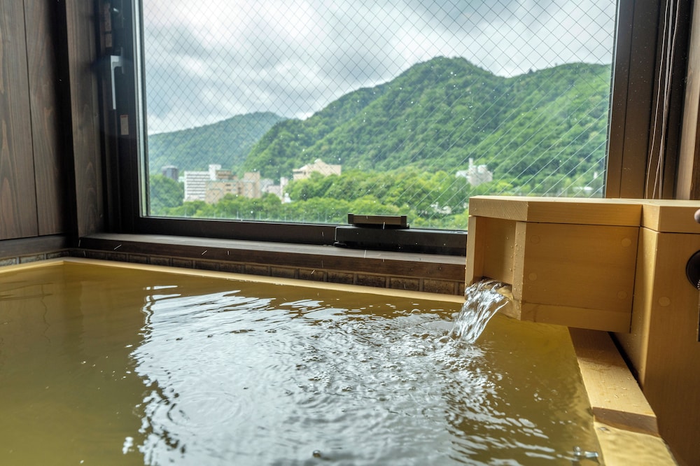 フォース 49平米 禁煙 / 渓谷側 / 天然温泉客室風呂付き バスルーム0 | 定山渓 ゆらく草庵