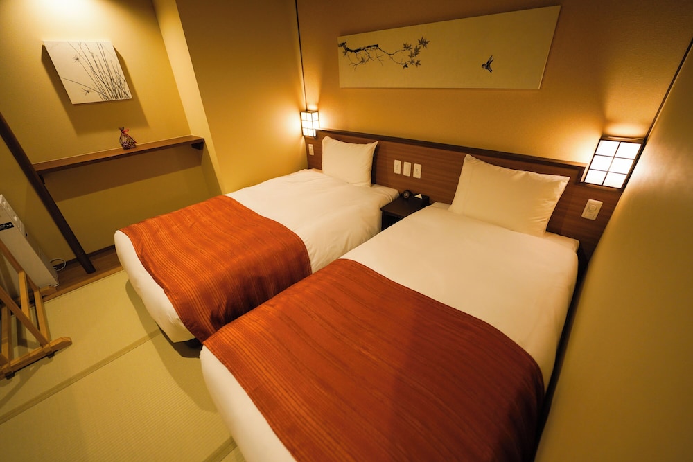 ラグジュアリー ツインルーム 客室1 | 定山渓 ゆらく草庵